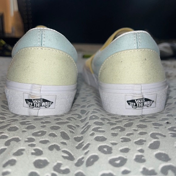 Vans - Picture 4 of 4